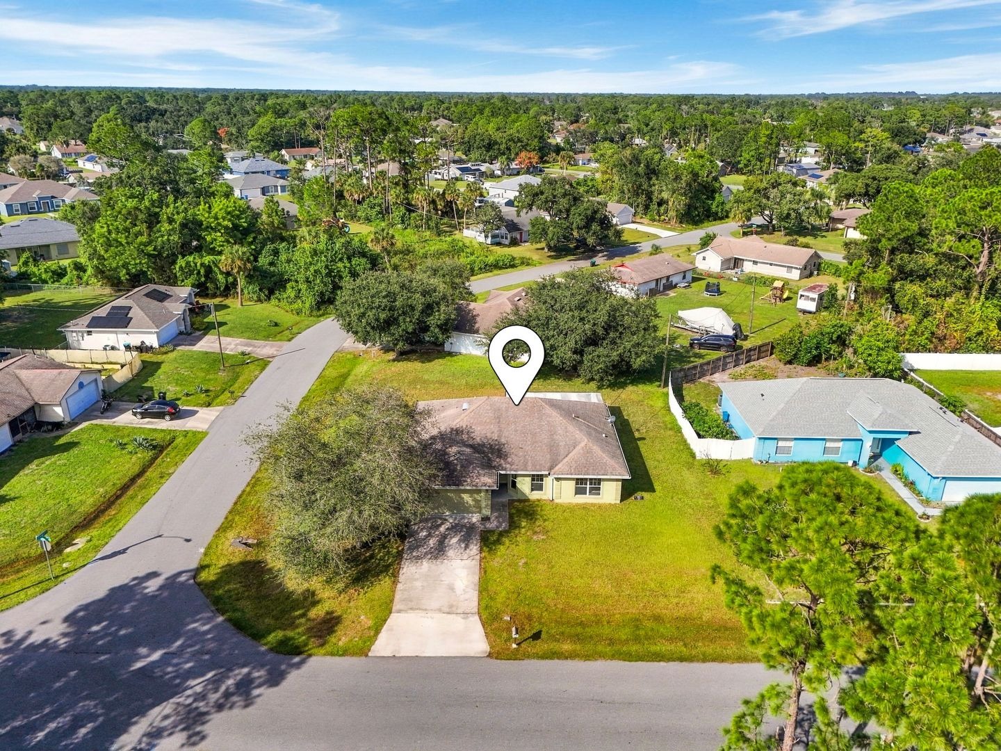 Aerial view with location marker on 707 Merrimac St SE