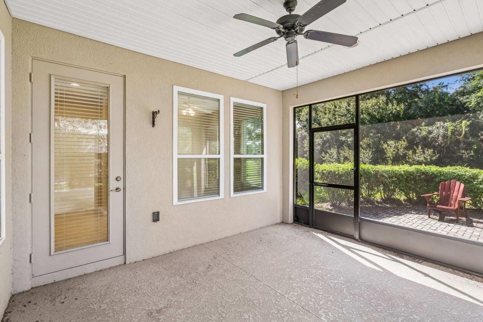 Family room with door to the screened patio at 374 Salt Marsh Ln