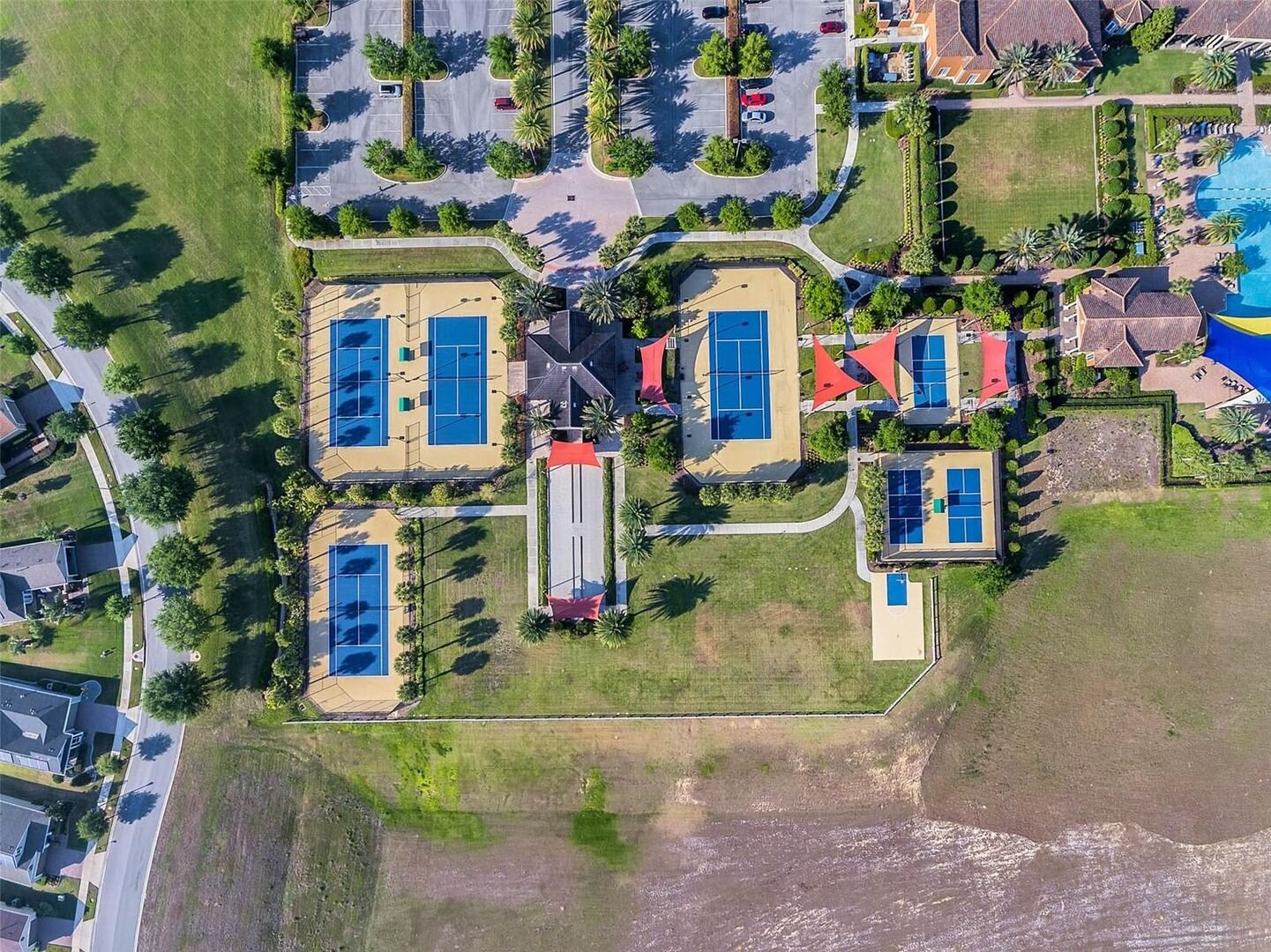 Aerial view of the Trilogy Orlando tennis and pickleball courts