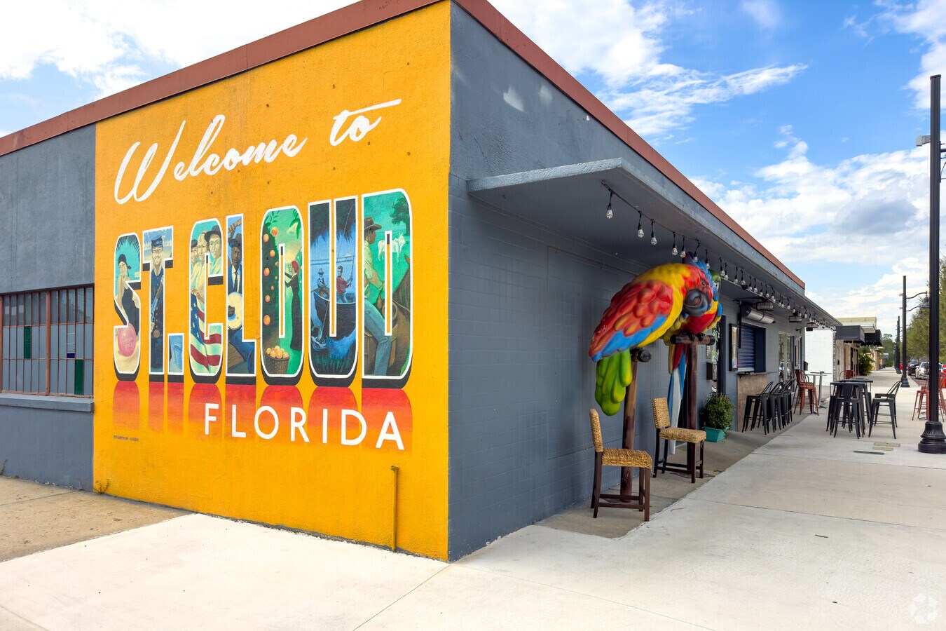 Welcome to St. Cloud, Florida mural on a downtown building